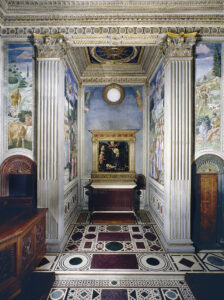 Cappella dei Magi, parete con altare